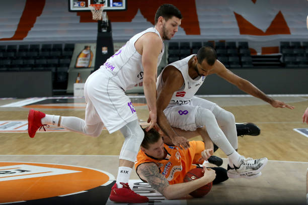 他在前几轮 他在前几轮